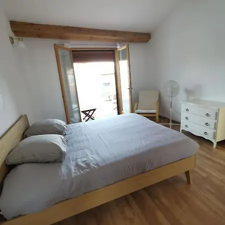Ancienne Remise Viticole Amenagee En Loft Hébergement de vacances