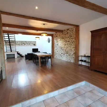 Ancienne Remise Viticole Amenagee En Loft *
