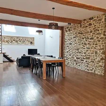 Ancienne Remise Viticole Amenagee En Loft
