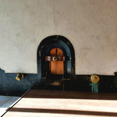 Ancienne Remise Viticole Amenagee En Loft *